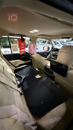 تۆیۆتا لاند کروزەر